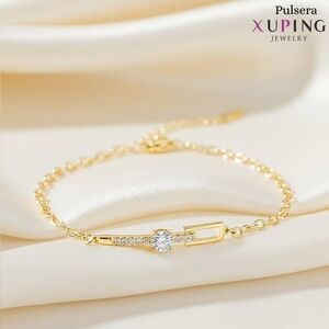 Gold Bracelet with Sparkling Crystal